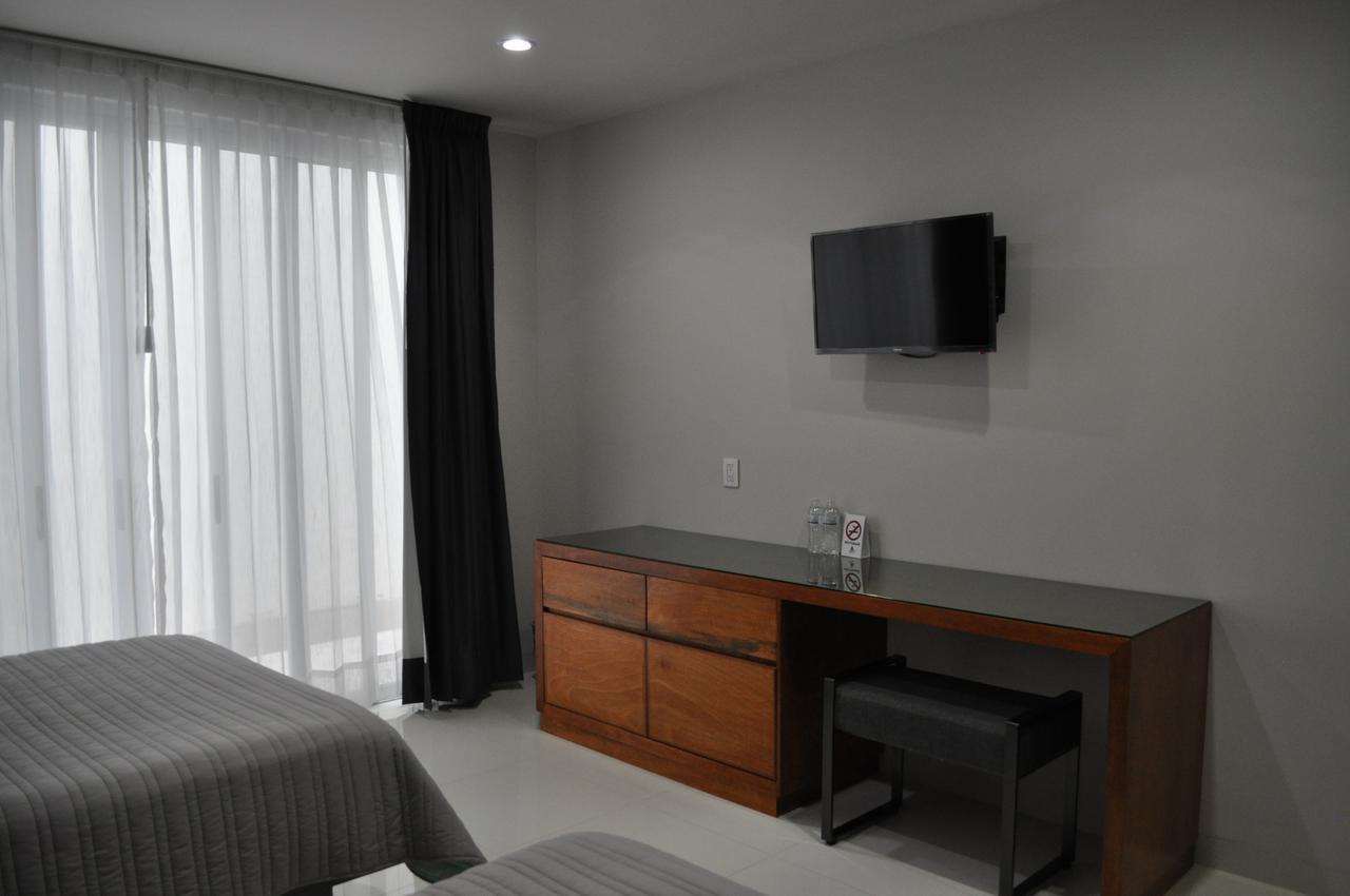 Amd Hotel Сан Хуан де лос Лагос Екстериор снимка