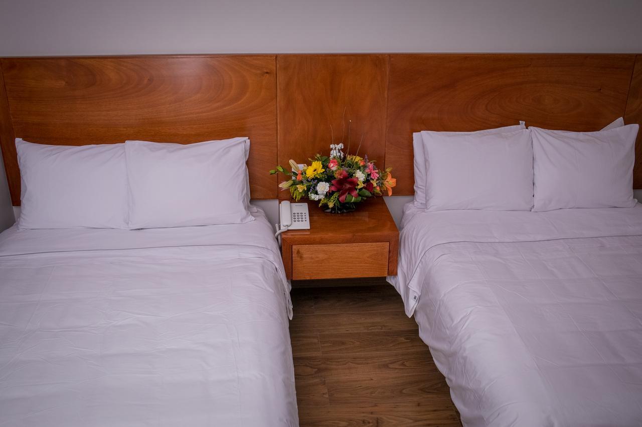 Amd Hotel Сан Хуан де лос Лагос Екстериор снимка
