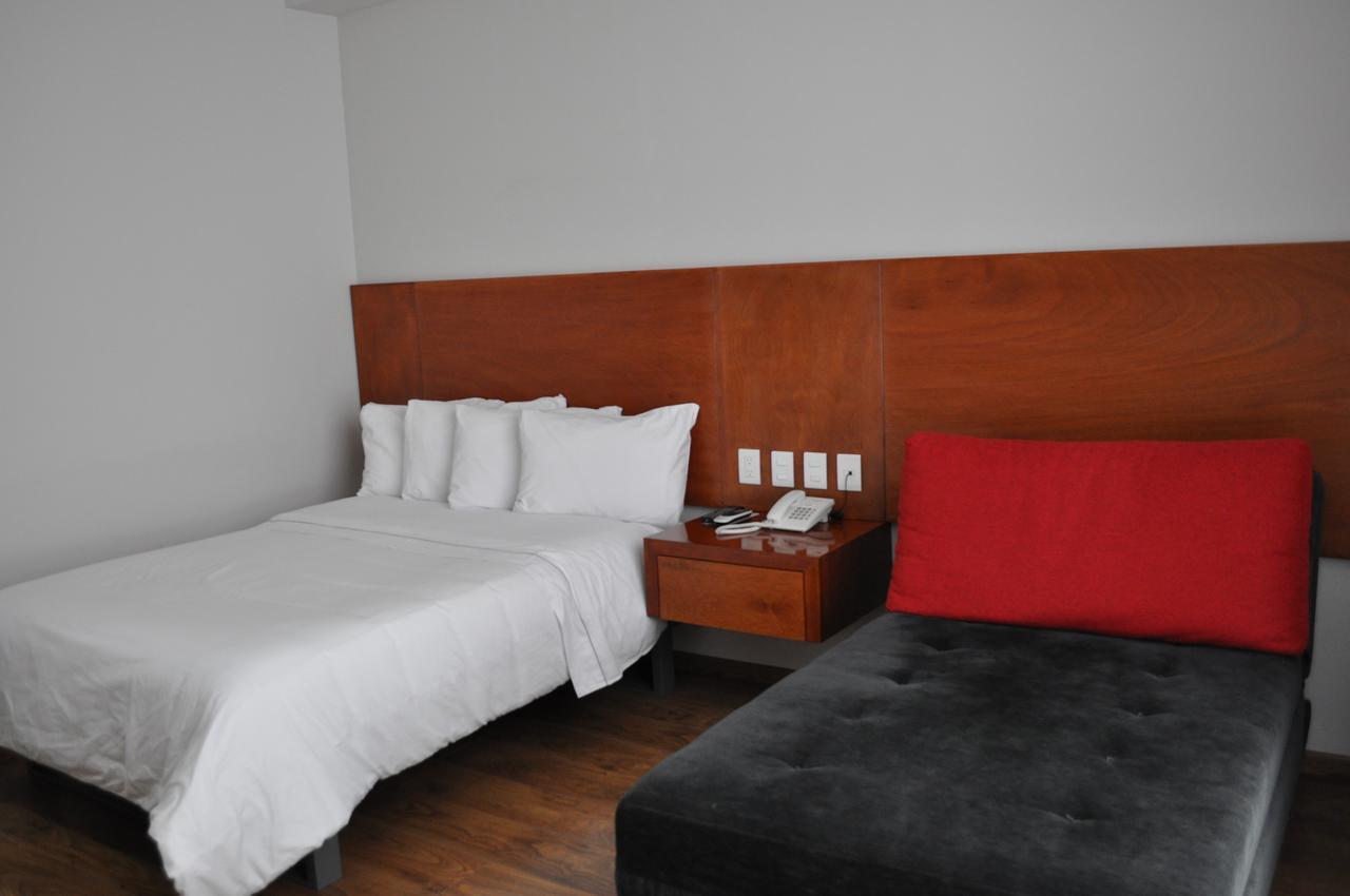 Amd Hotel Сан Хуан де лос Лагос Екстериор снимка