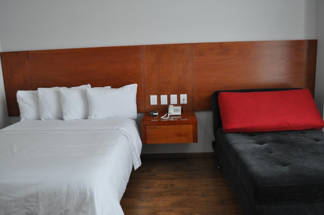 Amd Hotel Сан Хуан де лос Лагос Екстериор снимка